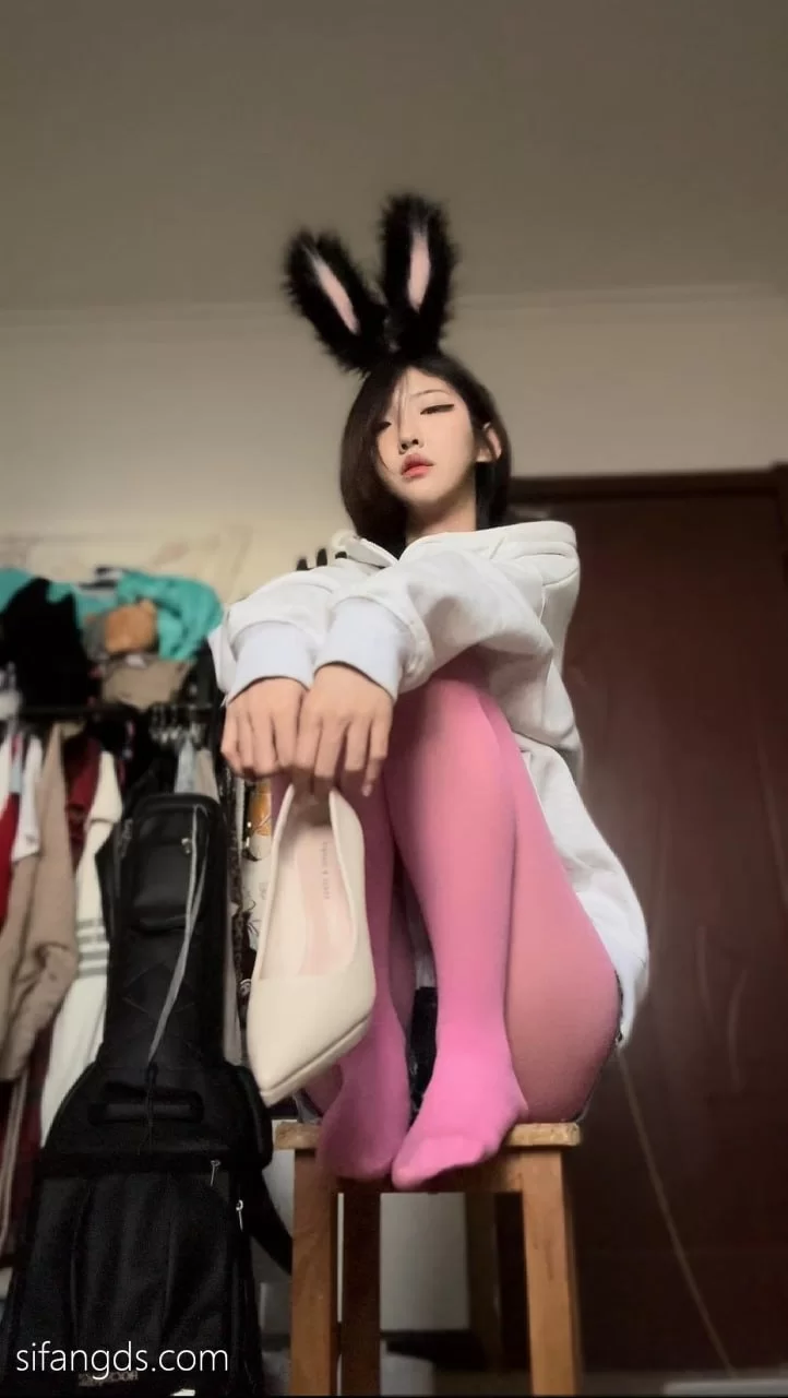 福利姬 抖音50万网红福利姬少女 行简 最新高价定制脸B同框道具爆菊双插 视频福利合集【2v+1g】