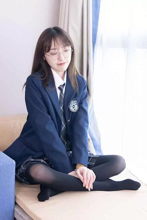 美腿/足控 袜啵啵-稚予-JK制服超短裙厚黑丝美腿【184p1v+1.7G】