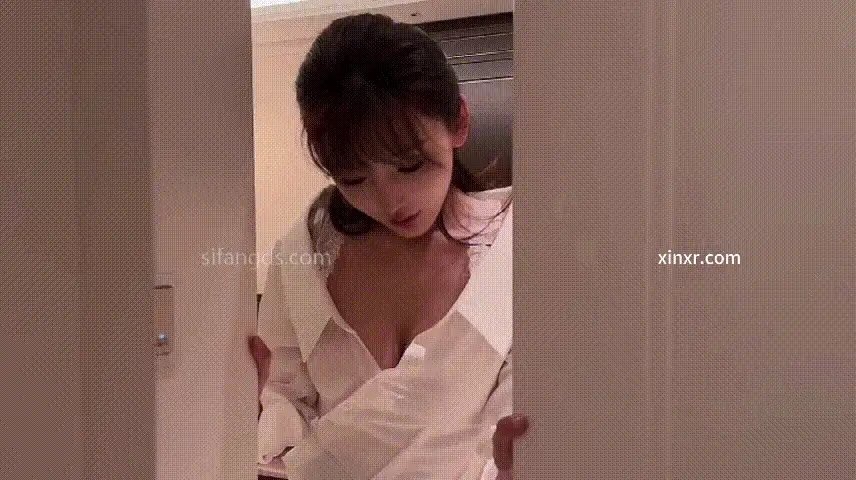 自拍 秀人网 陆萱萱 丝袜美腿 透视蕾丝内衣露毛 半剧情演绎【2v93pp+1.8G】