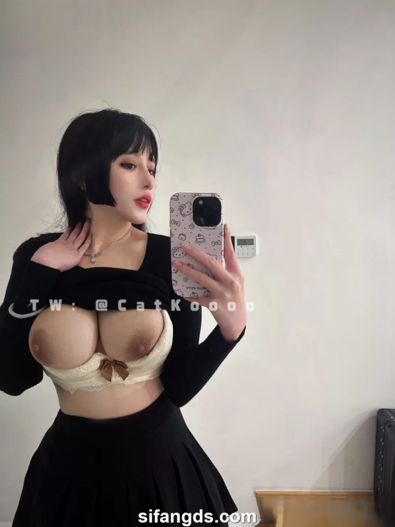 美女御姐 天然木瓜巨乳，推特极品露脸女神[Cat猫猫]付费视图，【99v+207p+2.21g】