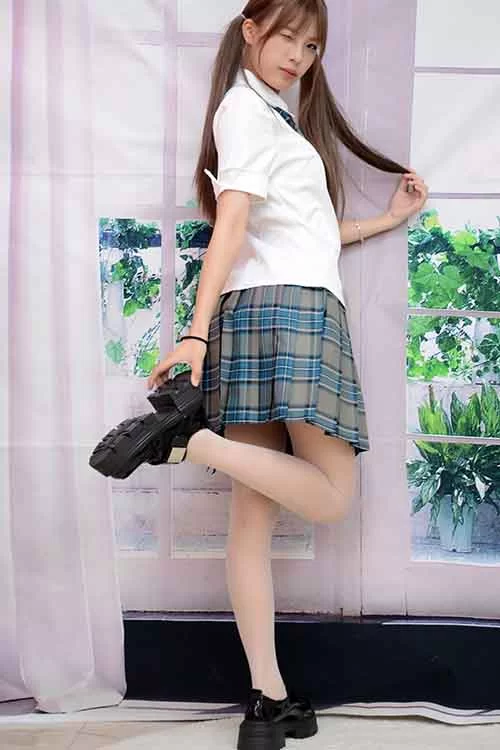 美腿/足控 初夏女神-番茄~JK女生制服性感白丝美腿[90P1V 1.8G百度网盘]【90p1v+1.8G】