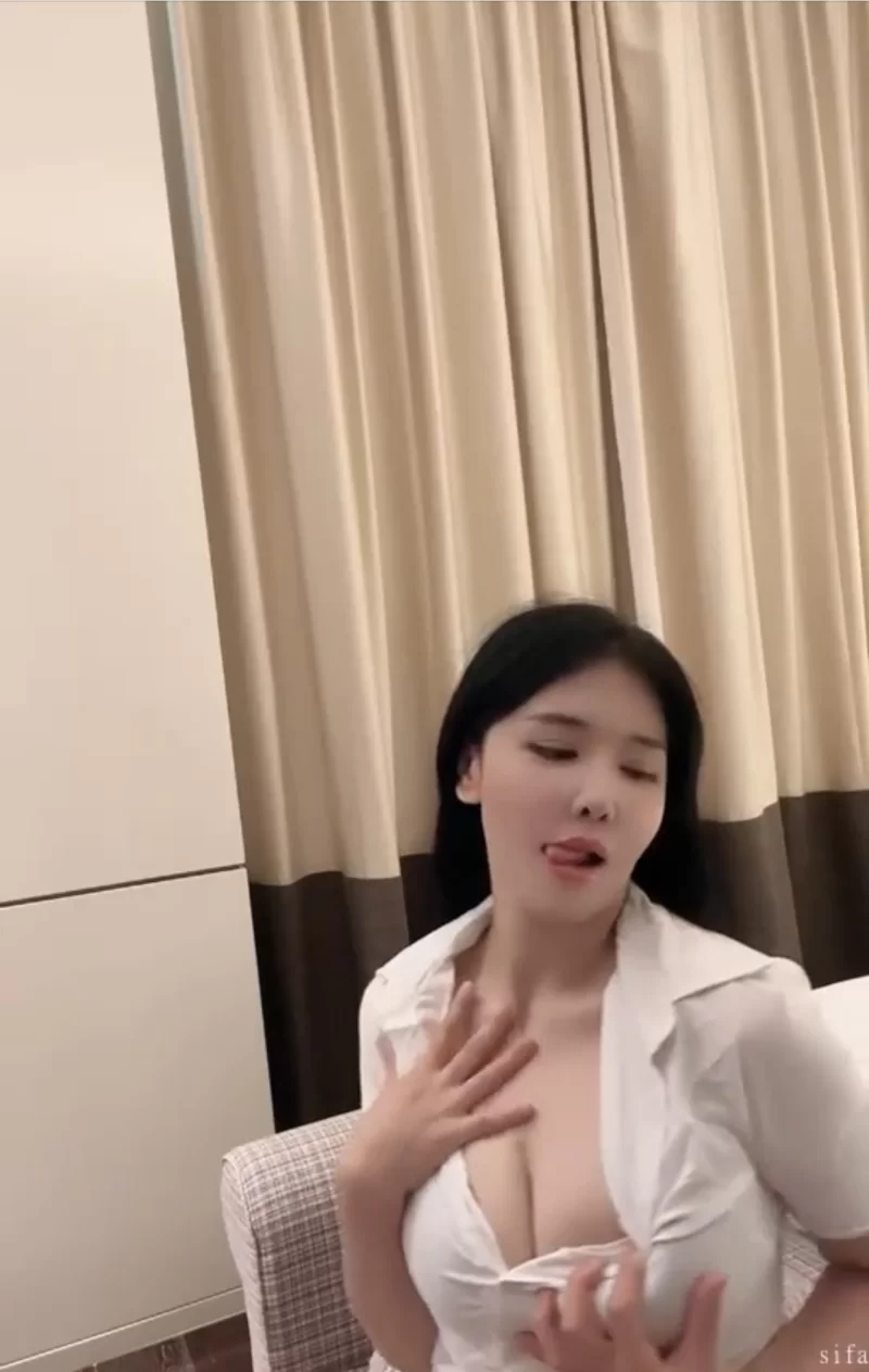 福利姬 秀人网 刘钰儿高价定制 全裸大尺度 假鸡巴插穴 自慰高潮【13V+5.41G】