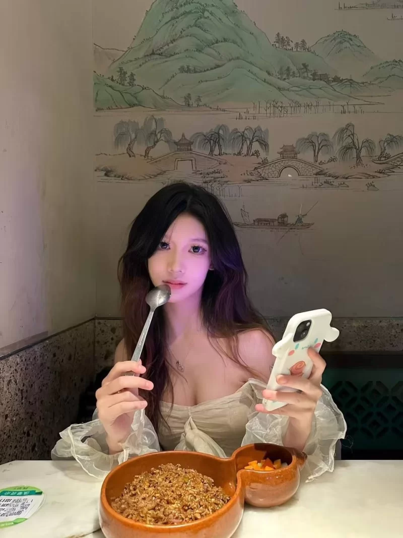 自拍 高颜值美女莎莎完全露脸顶级口活淫声连连男友爽到极..【23P2V+1.2G】