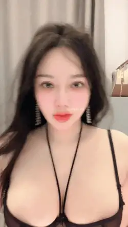 美女御姐 新人豪乳尤物[纯子]大奶屏幕都装不下~屁股美到油光~发亮【4v+3.6g】