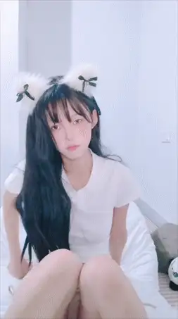 女大学生 外表清纯极品美少女[鱼儿困困]超级嫩，白丝袜掰穴自摸【1+851m】