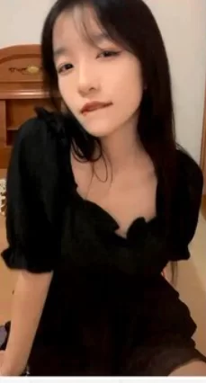 自拍 新来的学妹镜头前赚学妹，要狼友的大鸡巴草她，全程露脸听指挥穿上性感的黑丝【1v+2.5G】