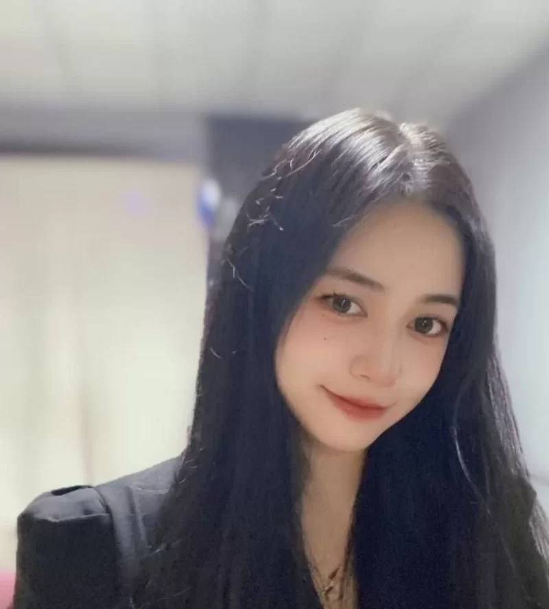 自拍 重庆财大新疆母狗❤️夏兹热丽❤️第一次破处口吞脸射【1v18p+316M】