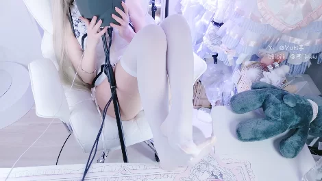 ASMR 亭子ww_穹,妹给笨蛋哥哥脚踩和轻语亲亲【1v+643m】