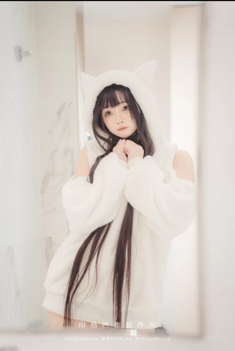 福利姬 落落Raku – 白衣小猫Kitten【44p+255MB】