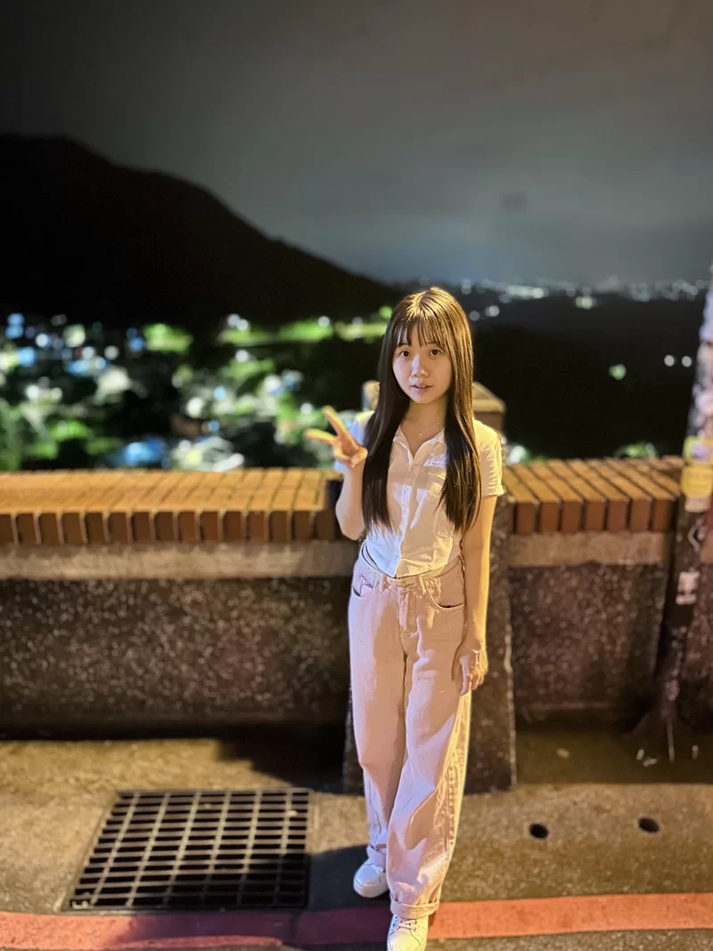 自拍 [云盘高质露脸A级泄密]苗条清纯女大学生私下究极反差【22v10p+862M】