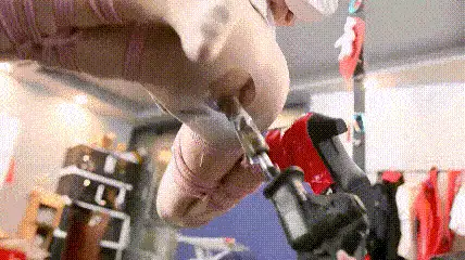 自拍 黑丝露脸风情学妹镜头前的诱惑，乖巧听话舔弄大鸡巴，【2+1692MB】