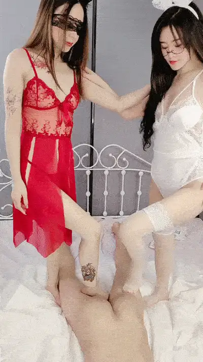 高颜值 极品尤物！气质女神！双飞激情名场面，性感情趣内衣，【2+1343MB】