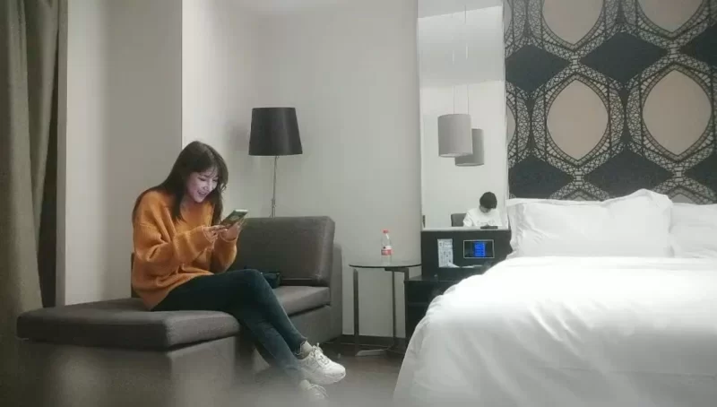 91大神 干净利速 3000网约兼职车模，女神温婉可人，没想到今夜遇到打桩机【1+300m】