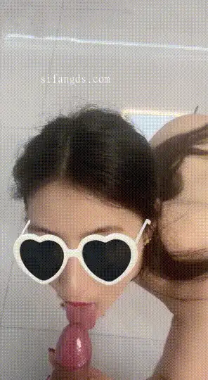 自拍 推特超级网黄，打阴环的气质骚妻[菟菟夫妻]最新付费福利，韵味十足白皙母狗，露出炮【多p+v+466.03M】