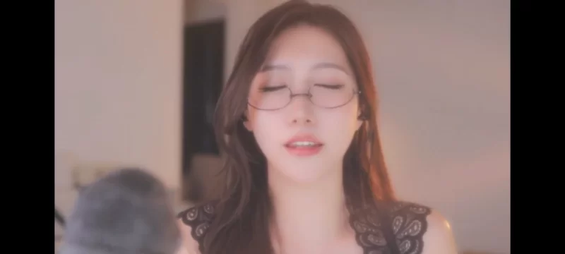 ASMR ASMR小一熟了露脸视频 直播跳蛋 模拟1+2+炮机开箱 插入水声【3v+417.08m】