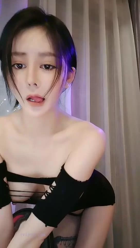 美女御姐 眼镜御姐疯狂车模[空乘馨馨小鱼姬]真空丝袜超劲爆抖【5v+2.44g】