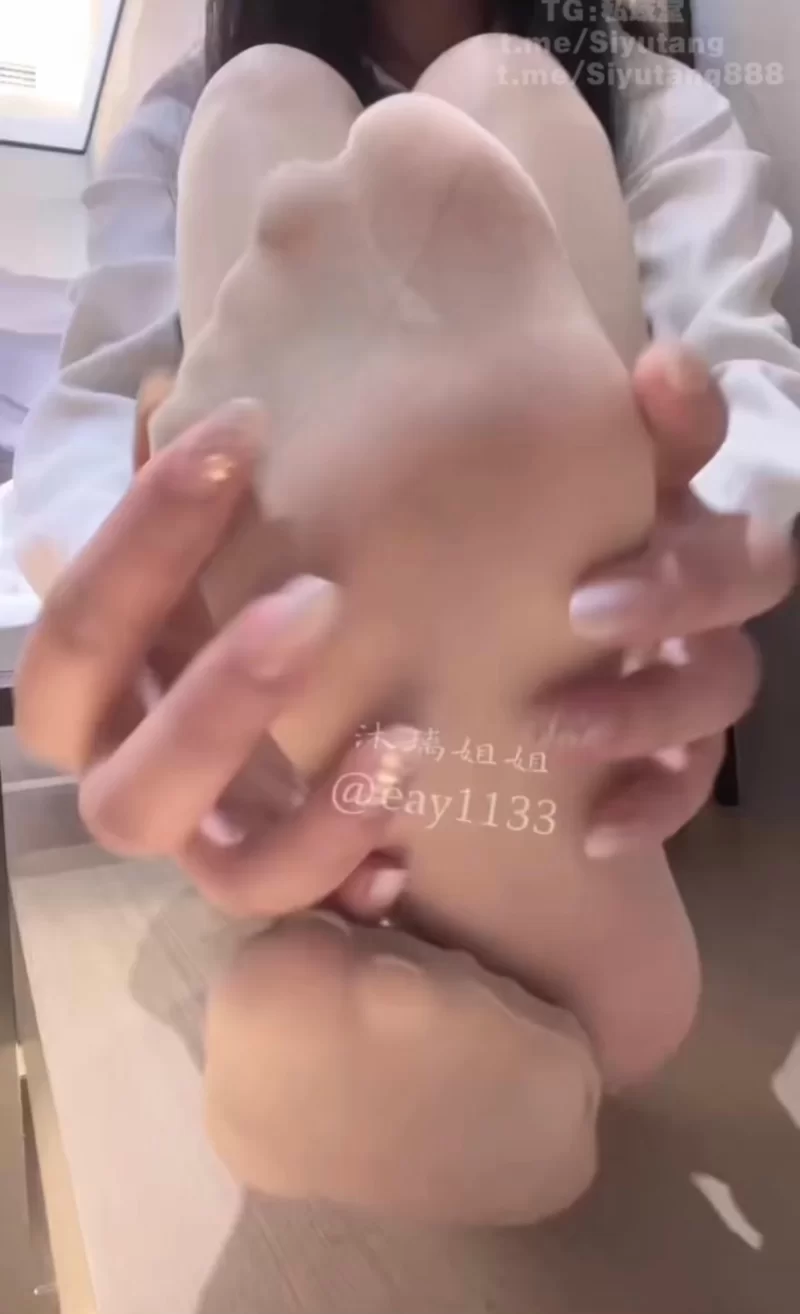 美腿/足控 自购 推特 丝足榨汁姬 沐璃姐姐 露露学妹 388会员群长视频【10V+6.8G】