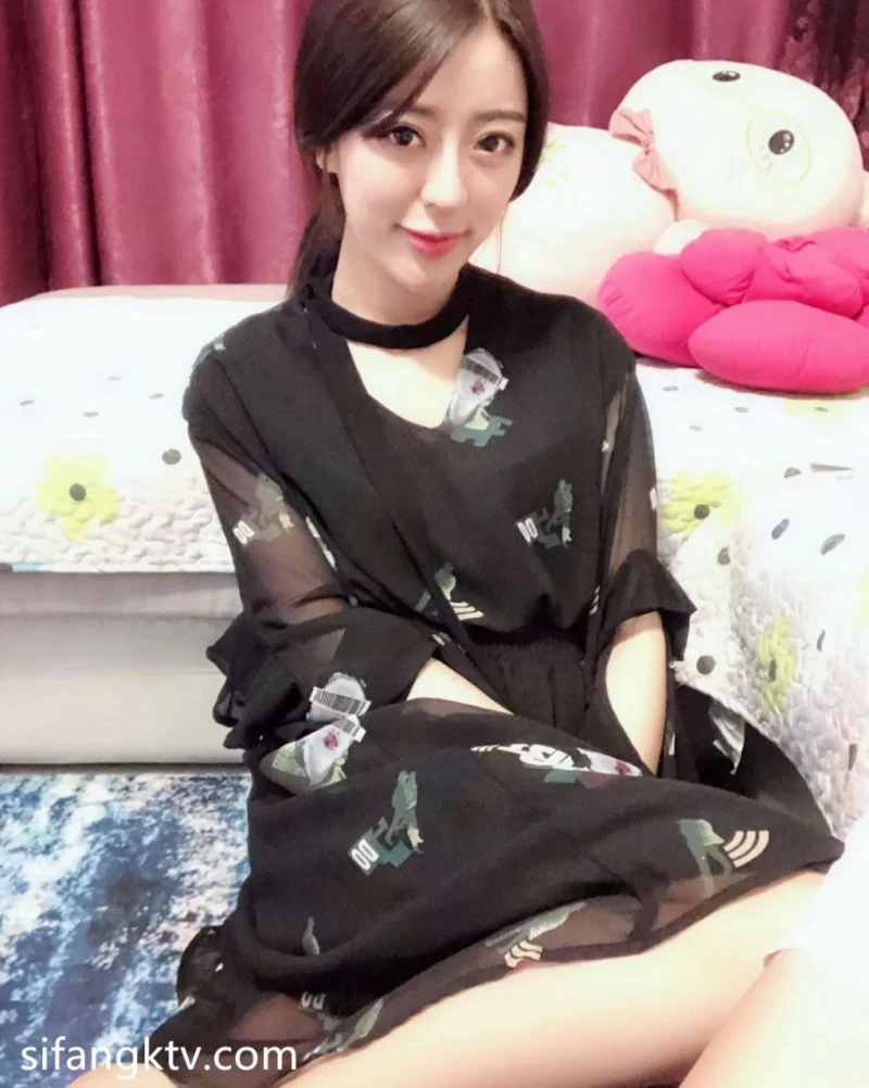 超大合集 自己收集各种[白虎/嫩穴/反差婊/jk/美足/极品身材]合集【11v349p+800M】