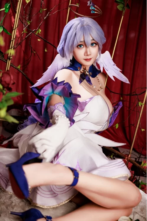 国产coser 阿雪雪 - 崩坏：星穹铁道 知更鸟 90P+1V-2G【90P+1V+2G】