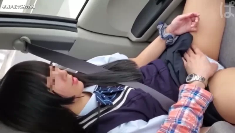 自拍 18岁的jk少女与汽车的故事【1V+1.08G】