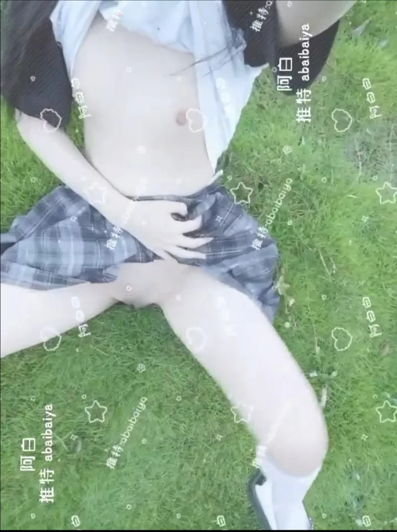 福利姬 清纯学妹阿白萝莉【44v+720m】