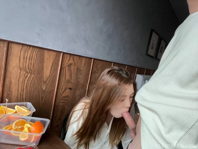 自拍 极品良家模特空姐 SM 喝尿 啪啪 穷人女神被调教成母狗【65v+2.63g】