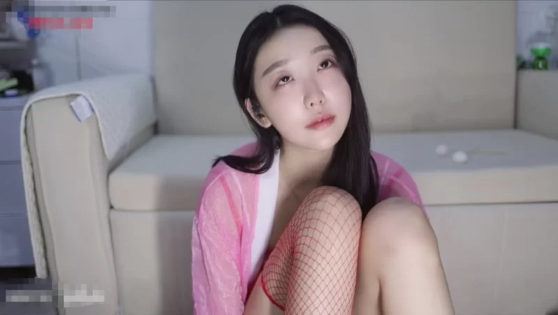 ASMR ASMR[酥酥学姐]6.20最新-大王又来宠幸酥妃了，那这次就叫家妹一起服侍大王吧【1V+99M】