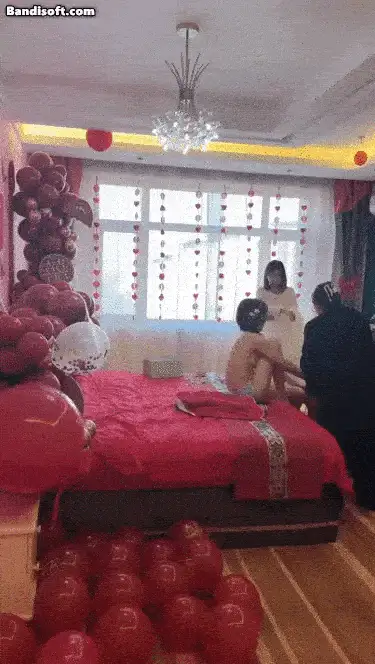 自拍 [新娘伴娘漏点]人瘦胸大的女人太极品了【8v+376m】