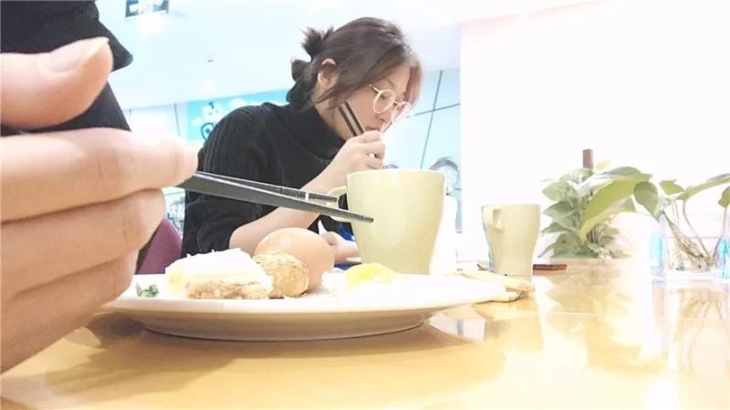 91大神 毛Sir酒店约炮大二学妹❤️先去吃个饭再去啪啪【2V+2.65G】