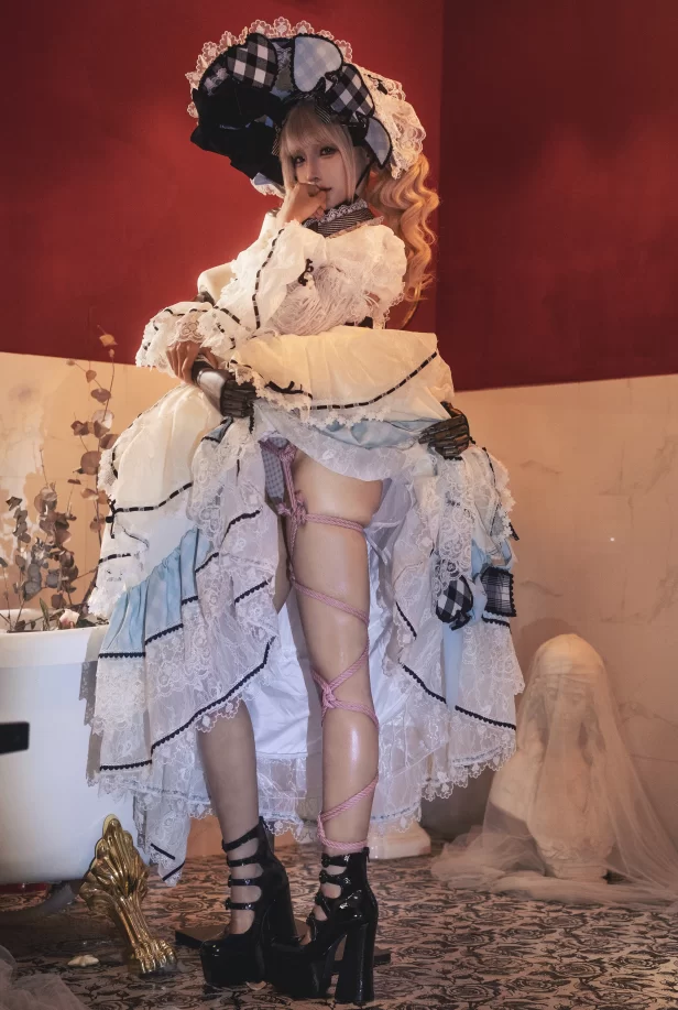 国产coser 蠢沫沫_人偶[19P]【19P+300m】