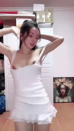 美女御姐 国产裸舞[星星碎了/无虞]跳着 就给你扳开胸罩看大奶子【7v+719m】