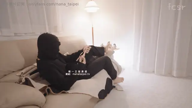 少妇熟女 娜娜nana_taipei-同学的妈妈3 上部&下部 我的妈妈是色情直播主【2+4G】