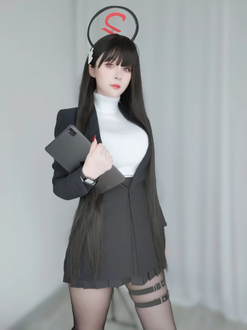 日韩模特 白银81 Vol.132 [Fantia] 2023年12月订阅 (23套)【277P+5V+2.12g】