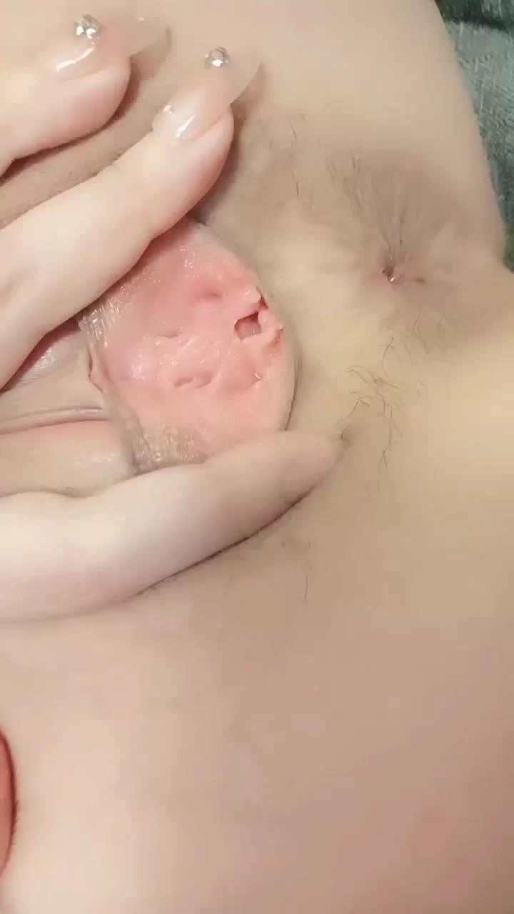 美女御姐 杭州02年极品西瓜妹~粉嫩奶子，桃色B穴，大尺度福利~自慰【1v+126m】