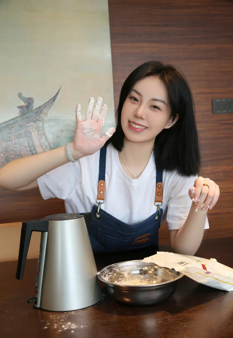 国产模特 [国模]极品美胸御姐[甜蛋黄]大尺度三点露穴私拍【752P+5V+667M】