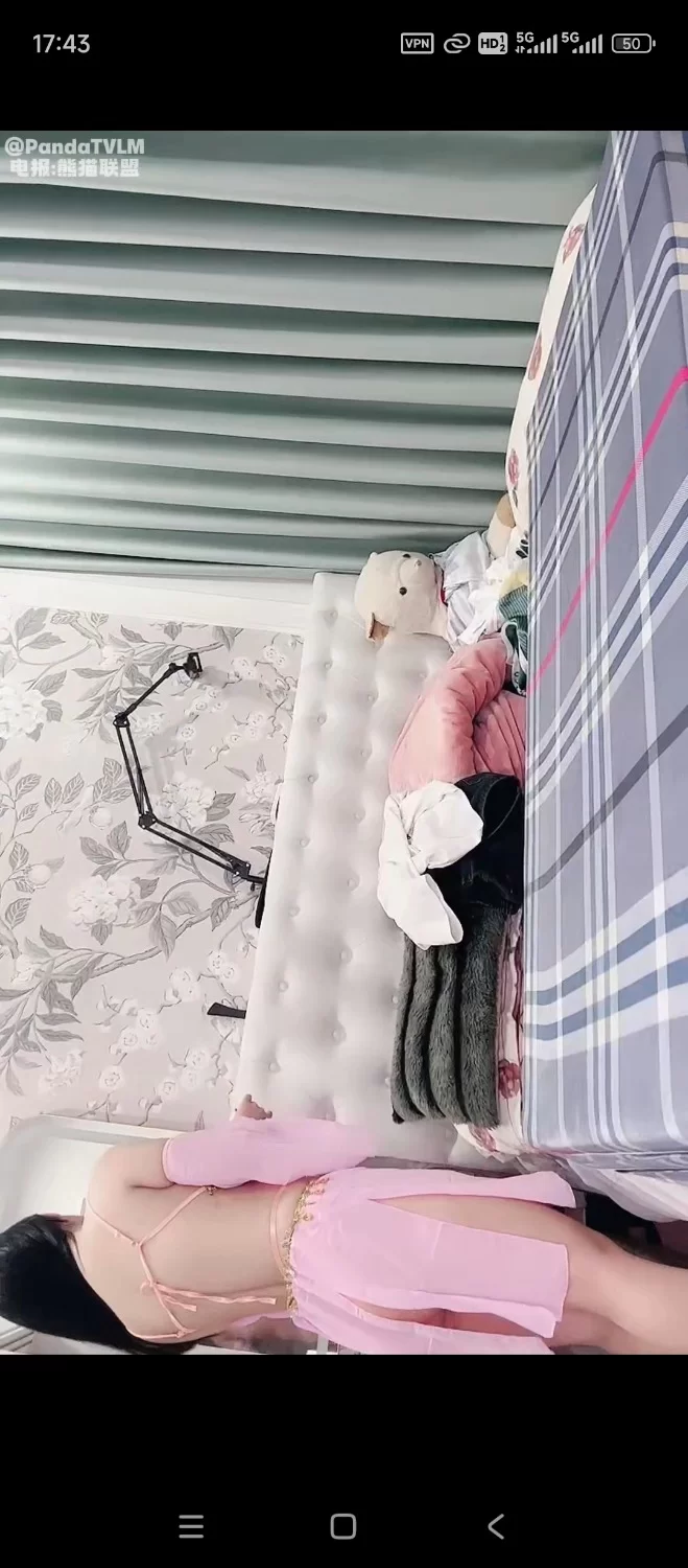 福利姬 深喉粉色情趣极品美乳御姐上下轮番操弄，奶子又圆又粉【1v+300m】
