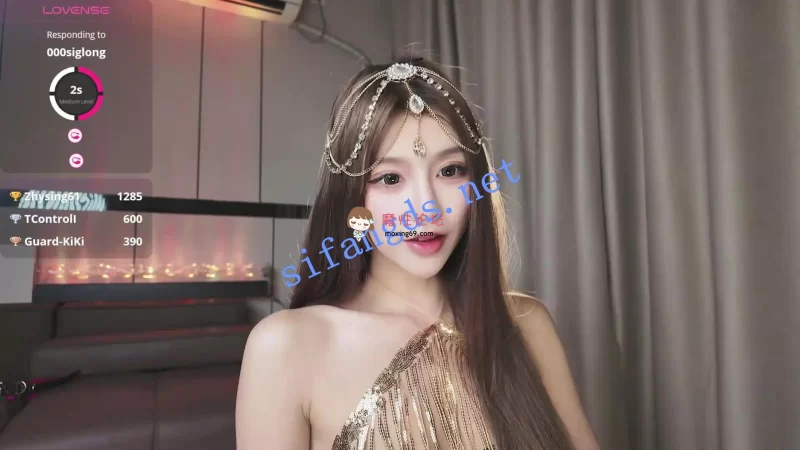 自拍 Kiki-2025 超大合集 美艶修女吊带白丝淫荡潮喷【26V+18.6G】