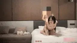 自拍 我还是学生你轻点操啊！【1+200m】