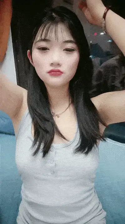 美女御姐 清純系天花闆！呆萌眼鏡妹妹！脫光光展示身材，貧乳多【2+4600MB】