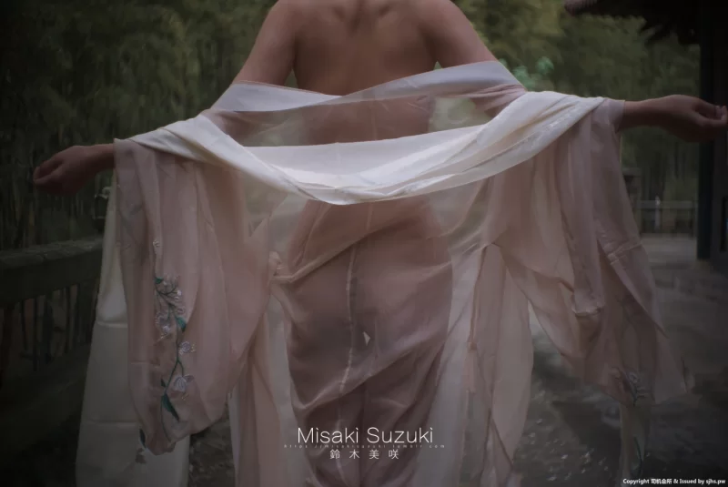 福利姬 铃木美咲(Misaki Suzuki)古风汉服两套 。【7V，95P+1G】
