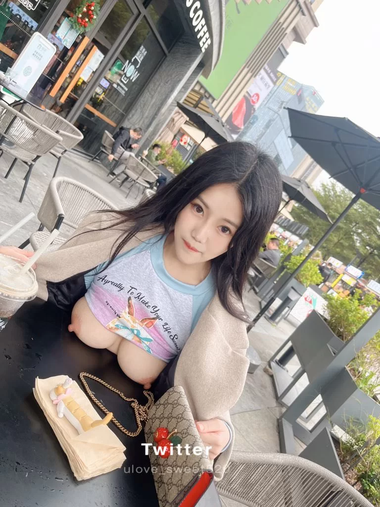 自拍 深圳小梨涡 – 反差大奶福利姬 人前户外露出福利订阅【30P46V+918MB】