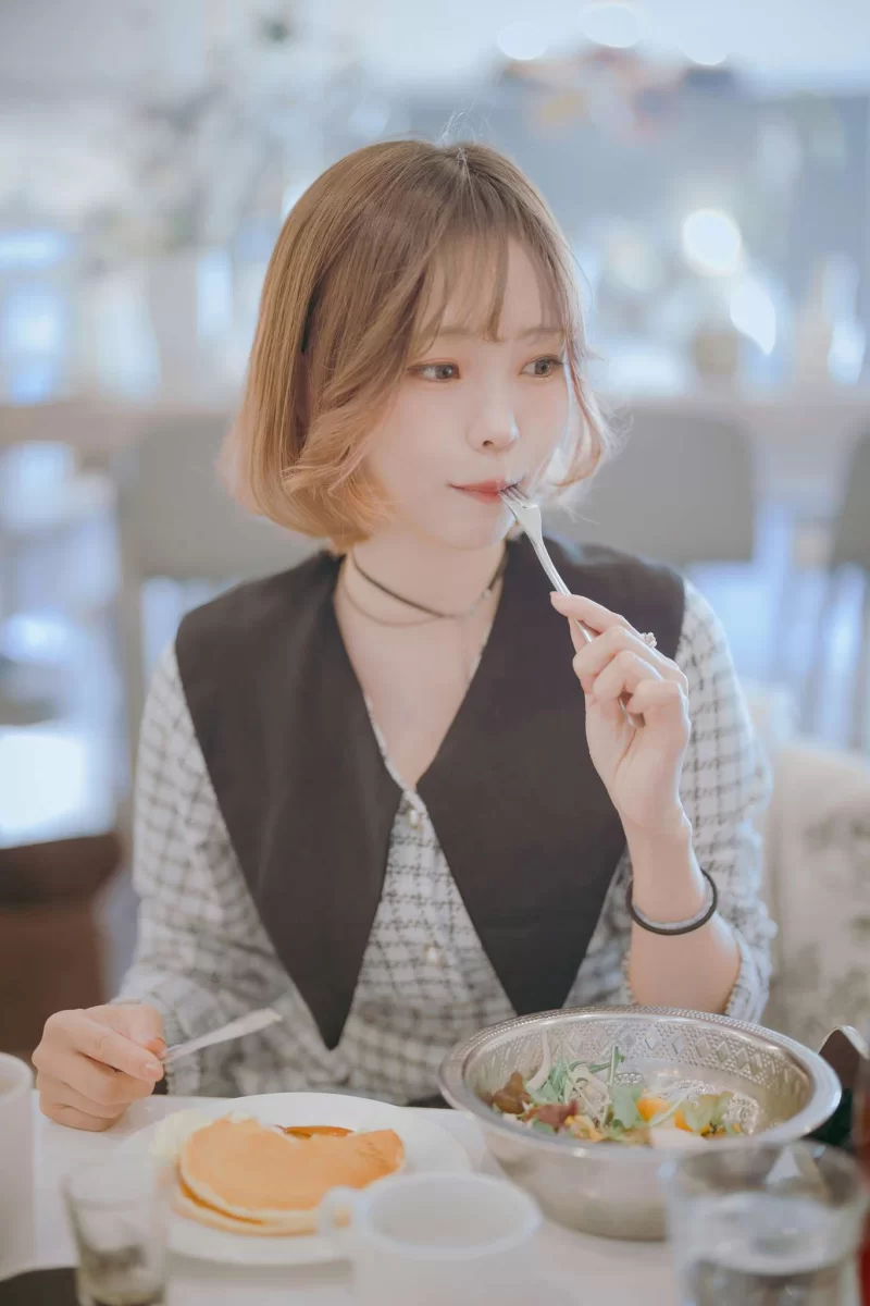 Cosplay ElyEE子 Vol.146 2025.Jan Tier 4 [120P6V-366MB][百度网盘]【120P6V+366M】