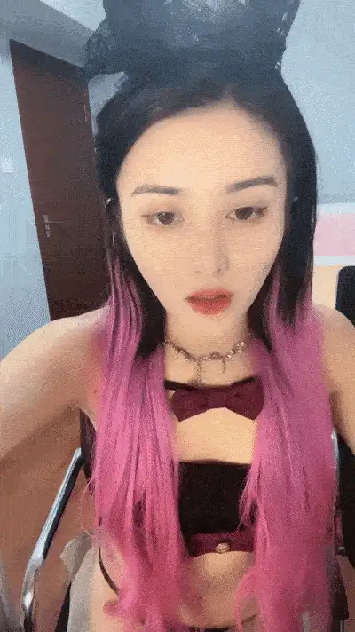 美女御姐 新人下海漂亮小姐姐！粉红头发纤细美腿！炮友按着脑袋【2+4371MB】
