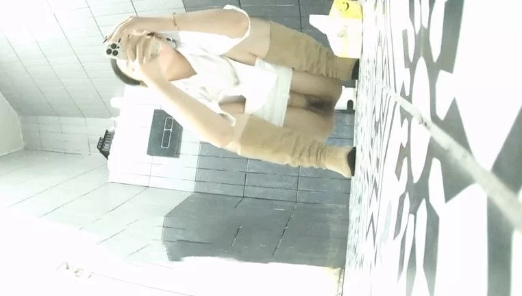 自拍 服装市场女厕全景偷拍 几位极品小姐姐的各种美鲍【1V+900M】