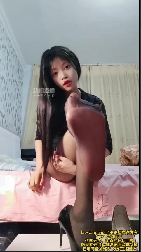 SM 玩物直播20250602 [潍坊诗诗]第一视角-香水臀榨0d黑丝高【1v+800mb】
