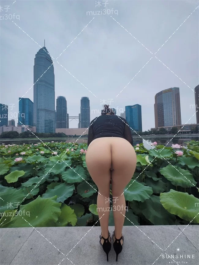 美女御姐 沐子 – 人前露出极品人妻【2V+50M】