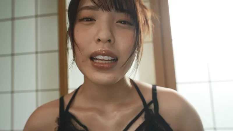 3p/多p 美女被抱起来操，操到喷水如泉，眼神迷离【1+6.5G】