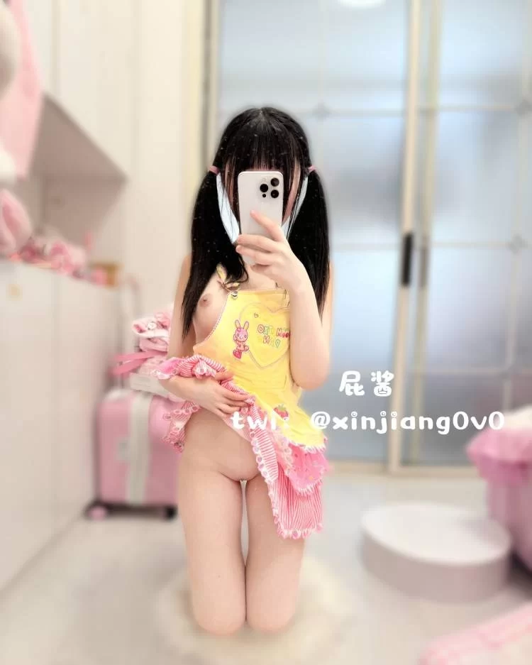 合法萝莉 可爱小母狗萌妹『屁酱』福利私拍 女鹅洗完澡乖乖的张开腿等爸爸【26v15p+200M】