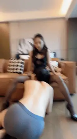 美腿/足控 颜值女神[冰冰]调教高质量情侣 香艳舔脚骑脸足调【6v+5.29g】
