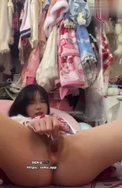 自拍 二次元高中生自慰_各种制服和道具自慰_清纯可爱干嫩穴【1v+212M】